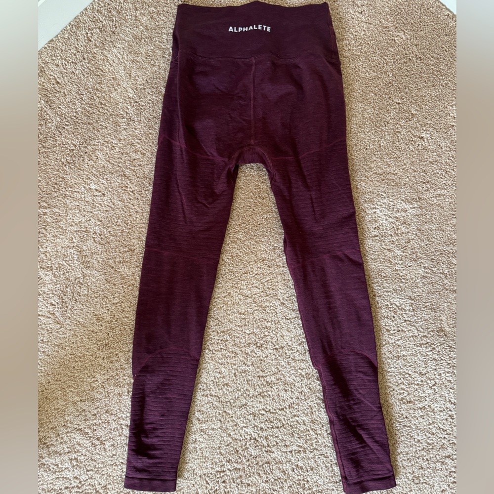 Maroon ALPHALETE leggings with rib design in thigh and ankle- Size Medium